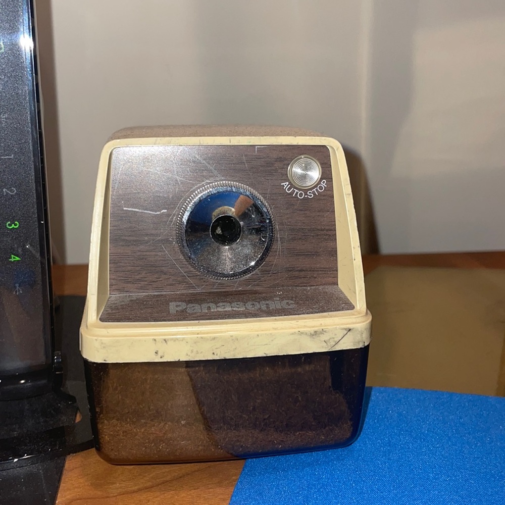 Working vintage Panasonic pension sharpener